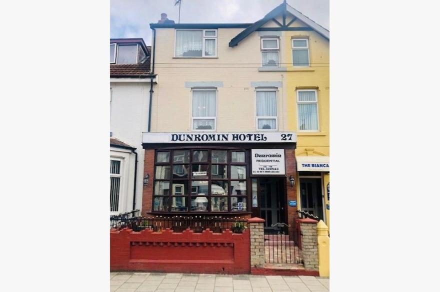 Dunromin Hotel Blackpool Exteriör bild